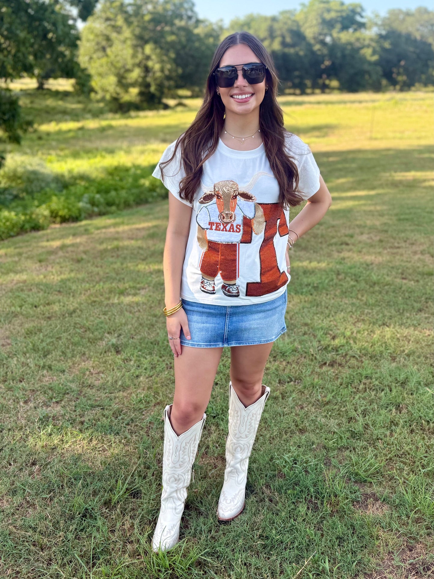 QOS Licensed Texas Mascot Leaning on Letter Tee
