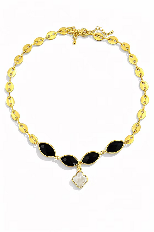 Clover Pearl Necklace