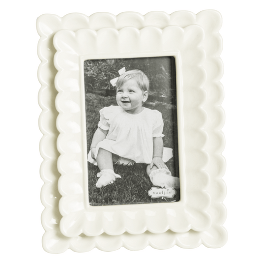 Small Scalloped Frame
