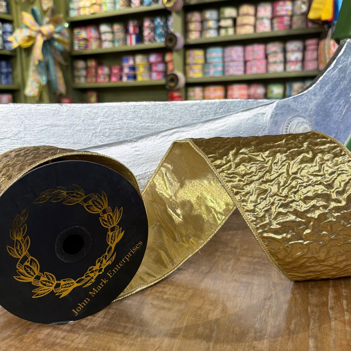 John Mark | Crinkle Metallic Dupion Fused Gold | 4"