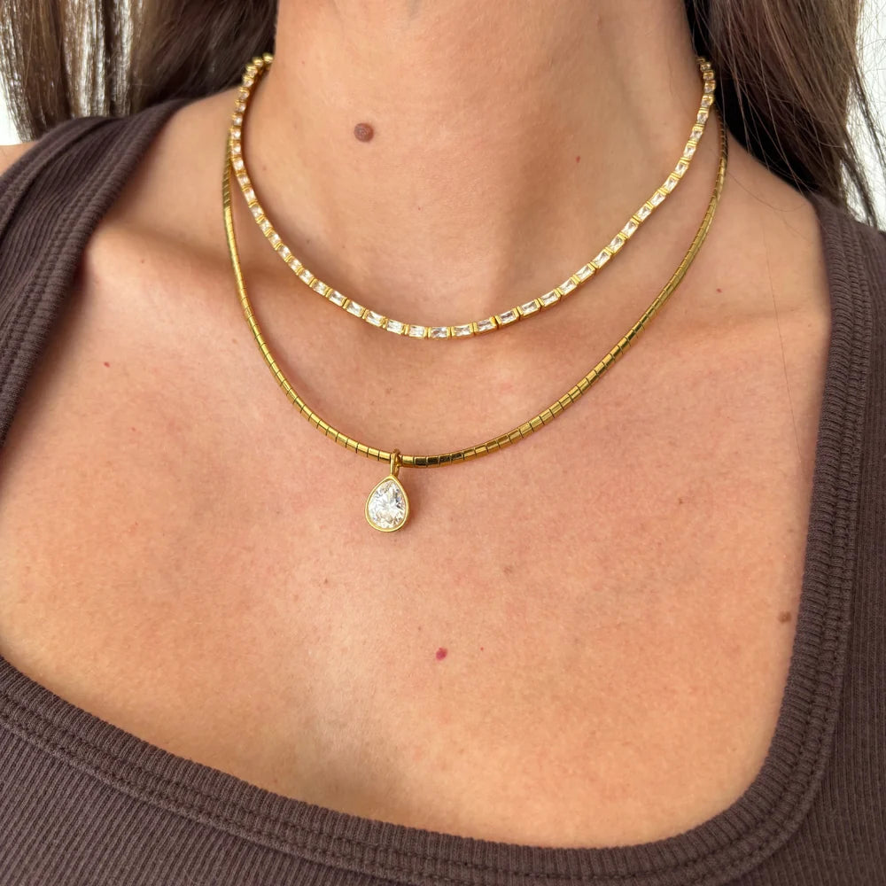 Omega Chain Flat Gold + Pear Crystal Charm