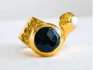 Curl Black Onyx Ring